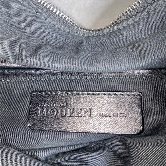 Gorgeous authentic Alexander McQueen De Manta Floral Satin medium Clutch - Picture 7 of 12